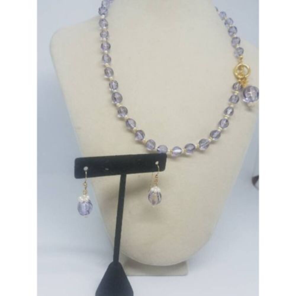Liz Claiborne necklace and earrings set Purple